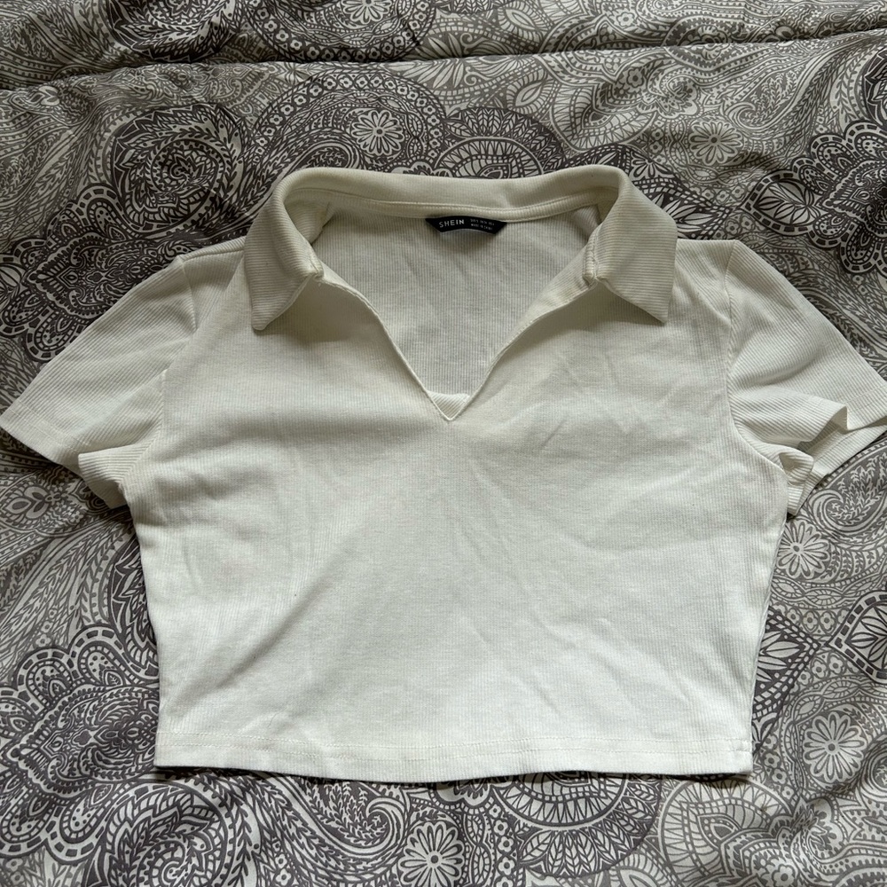SHEIN EZwear Collared V-neck Rib-knit Cropped Tee